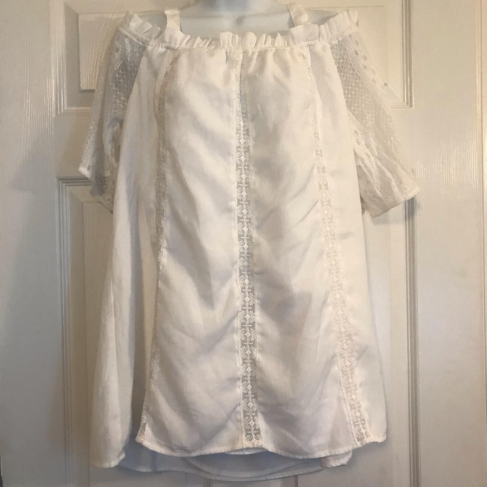 Blu Pepper | Cold Shoulder Lace Sleeve Lined Shirt - Picture 3 of 8